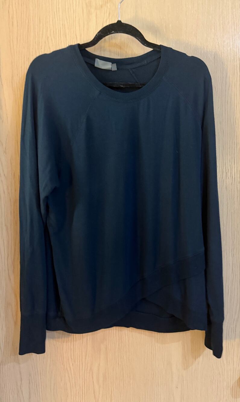 Athleta Criss Cross Sweatshirt Black Modal Tulip Hem Women’s Large